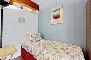 Iron/ironing board, Internet, bed sheets
