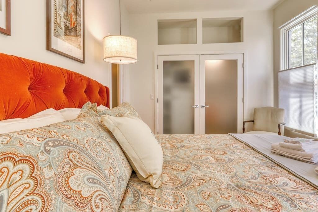 1 habitación, tabla de planchar con plancha, wifi gratis y ropa de cama 