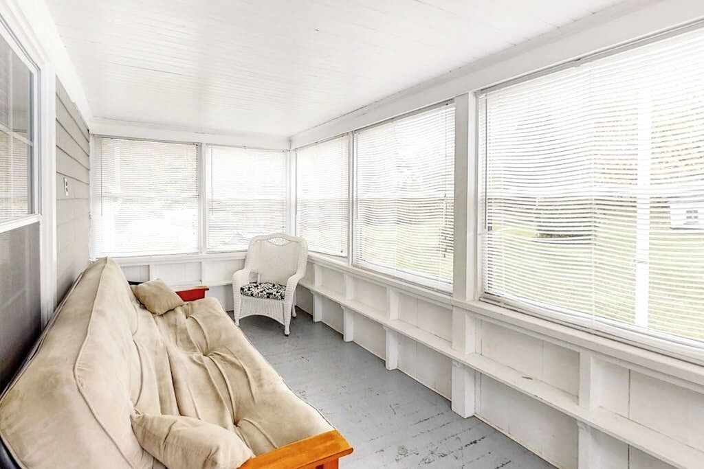 Coastal Cottage W/ Enclosed Front Porch, Pond View  By Beach & Bike Path - Old Orchard Beach, ME