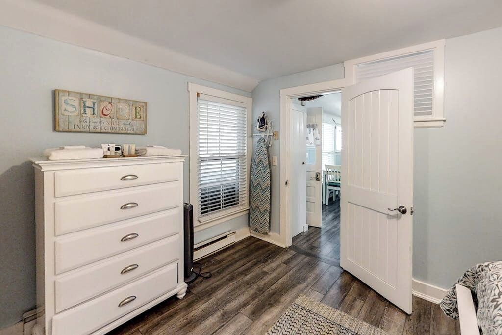 1 bedroom, WiFi (free), bed sheets