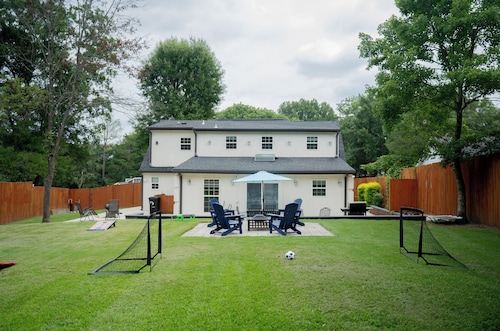 Glam Luxe Modern Stay Near Uptown Charlotte