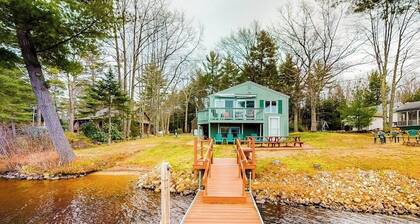 Lovely lakefront home with deck, fire-pit, grill, private dock & pet friendly