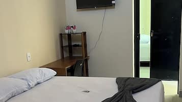 Family Double or Twin Room | Desk, free WiFi