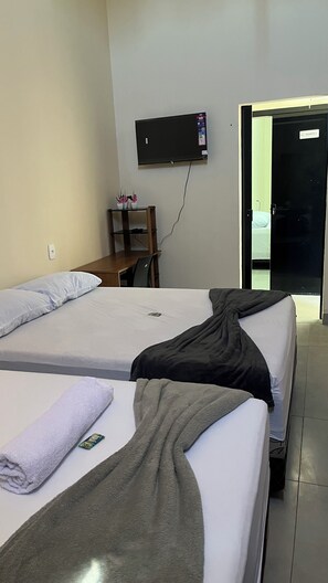 Family Double or Twin Room | Desk, free WiFi - Pousada Jalapão Lizarda TO (Lizarda)