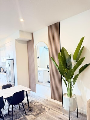 Interior - Diamond Lux | Brand New 3BR + Bonus Room | Sleeps 8+ | 10mins from Stampede park (Calgary)