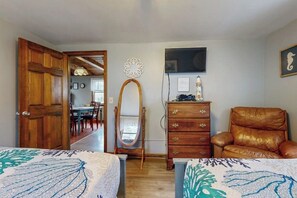 Een strijkplank/strijkijzer, gratis wifi, beddengoed