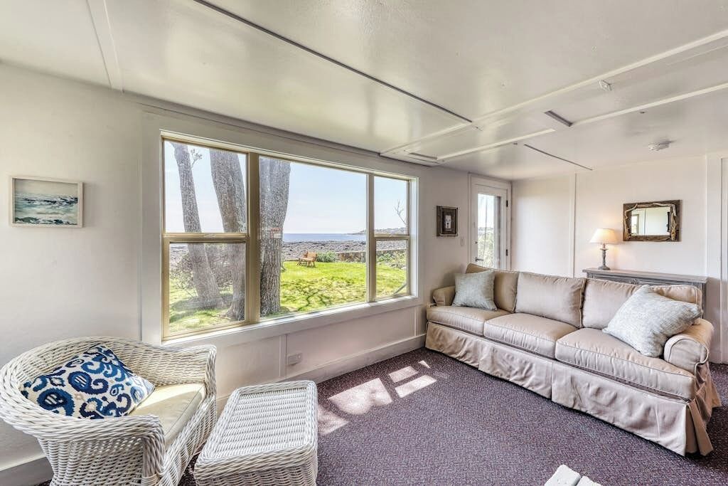 Beautiful Waterfront House & Cottage W/ A Firepit - Walk To The Beaches & Town - York