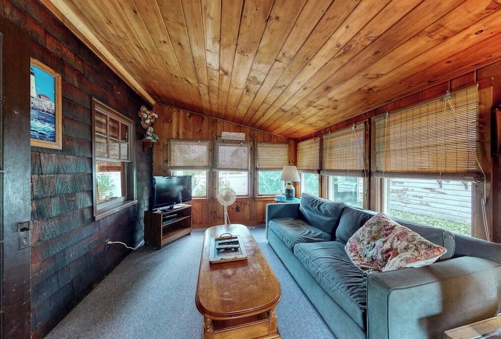 Family-friendly Cottages W/gas Grill, Deck, Lawn, Great Location Near The Ocean - Ogunquit, ME