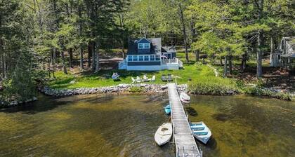 Charming lakefront cottage with a dock, WiFi, & washer/dryer - dogs welcome