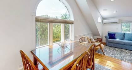 Charming home with ocean view, firepit, deck, golf nearby, & W/D