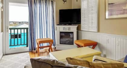 Coastal Wells Beach Condo | Walk to the Ocean | Family-Friendly