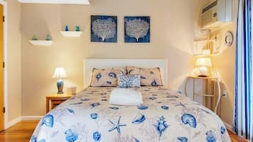 1 bedroom, iron/ironing board, internet, bed sheets