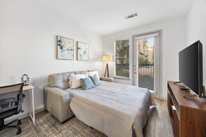 1 bedroom, desk, iron/ironing board, free WiFi - Relaxing Getaway w/ Pool view + Gym (Frisco)