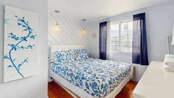 2 bedrooms, WiFi (free), bed sheets