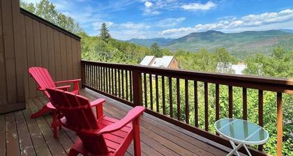 Mountain-view condo with deck, W/D - close to ski/hike/shopping
