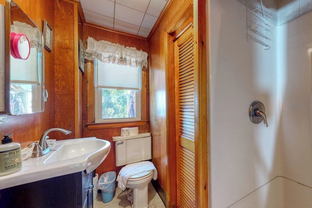 Douche, serviettes fournies