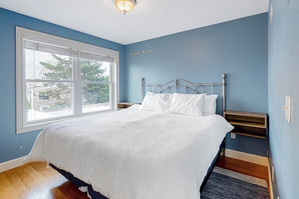 3 bedrooms, desk, free WiFi, bed sheets
