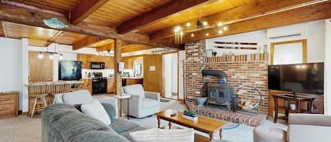 TV, fireplace, DVD player
