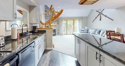 Mountain view condo with indoor & outdoor pools, hot tub, & tennis