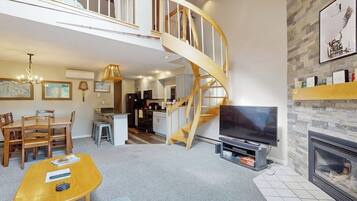 TV, fireplace, DVD player