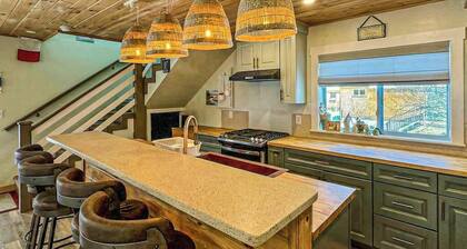 Spacious Kennebunk home with access to a pool, sauna, and outdoor balcony