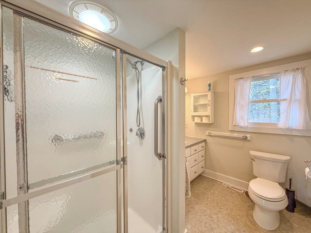 Shower, towels