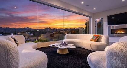 Fantastic 4-bedroom house with fancy pool in beautiful Beverly Hills