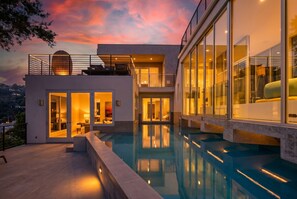Pool - Fantastic 4-bedroom house with fancy pool in beautiful Beverly Hills (Beverly Hills)