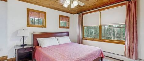 Iron/ironing board, free WiFi, bed sheets