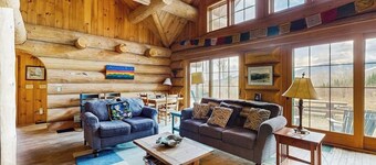 Dreamy, dog-friendly cabin home near Cannon Mountain Ski Resort