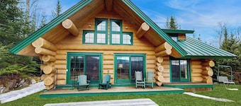 Dreamy, dog-friendly cabin home near Cannon Mountain Ski Resort