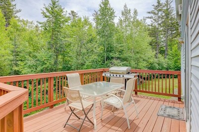 Dog-friendly country home w/ jetted tub, backyard & grill