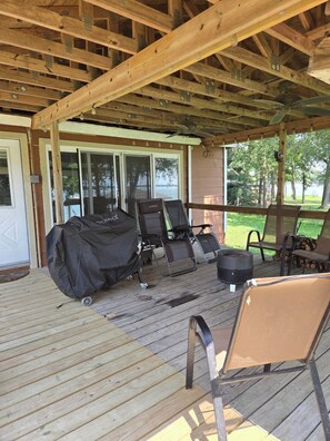 Terrace/patio - Lakefront house with boat house. (Jewett)