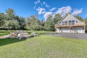 Exterior - Amazing condo on apple orchard with deck, full kitchen, and great mountain views (Bethlehem)