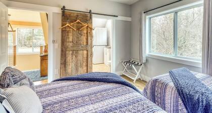 Amazing condo on apple orchard with deck, full kitchen, and great mountain views