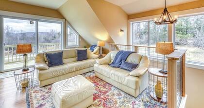 Amazing condo on apple orchard with deck, full kitchen, and great mountain views