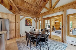Dining - Classic Wooded Retreat W/ Gorgeous Interior & Great Location Near Skiing & Lake (Freedom)