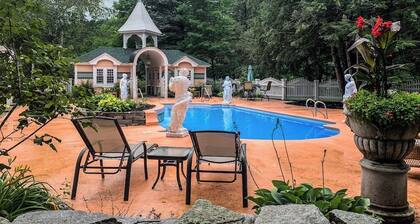 Sunlit Suite with a Kitchenette, Gas Fireplace, Fast WiFi, Patio, & Pool