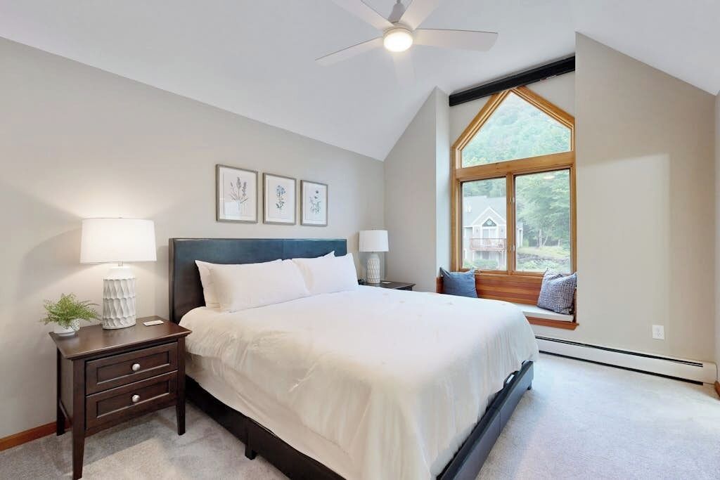 4 bedrooms, desk, iron/ironing board, free WiFi