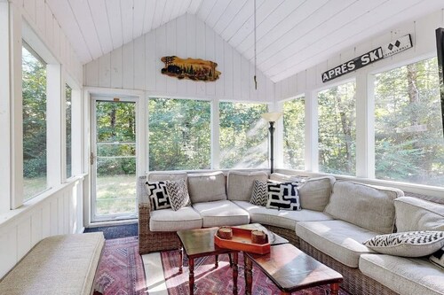 All Seasons Mountain Retreat: Centrally located for hiking, skiing & shopping