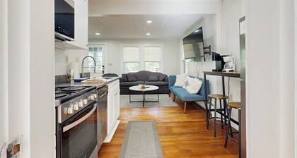 Quaint home near town, skiing, shopping, hiking & Saco River