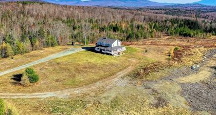 Private Dog-friendly home: w/ hot tub, mountain views & trails