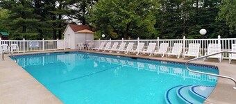 Charming and casual motel in a great location with shared resort amenities