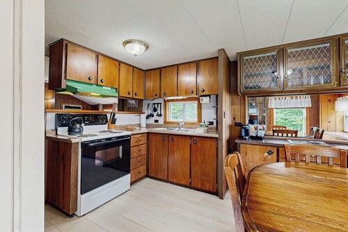 Mountain cottage with private chimnea, W/D, off-site amenities - great location