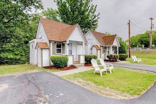 Eclectic Studio Cabin w/ Kitchenette, Free WiFi, Riverfront Location & More