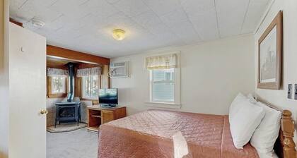 Eclectic Studio Cabin w/ Kitchenette, Free WiFi, Riverfront Location & More