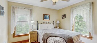 Dog-friendly home with huge yard - near swimming hole, snowmobiling