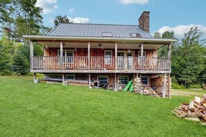 Exterior - Dog-friendly home with huge yard - near swimming hole, snowmobiling (Jefferson)
