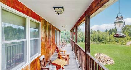 Dog-friendly home with huge yard - near swimming hole, snowmobiling