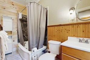 Douche, sèche-cheveux, serviettes fournies